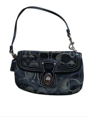 Coach Vintage Signature Jacquard Turnlock Flap Wristlet - Black/Grey